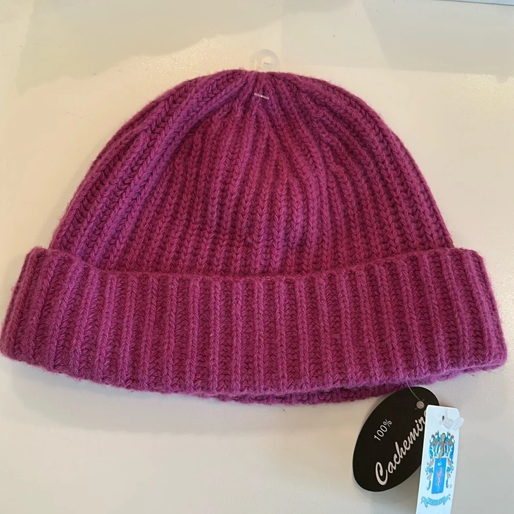 New PORTOLANO 100% Cashmere Hat. Purple.